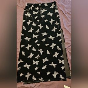 Classic 90s double slit midi skirt.